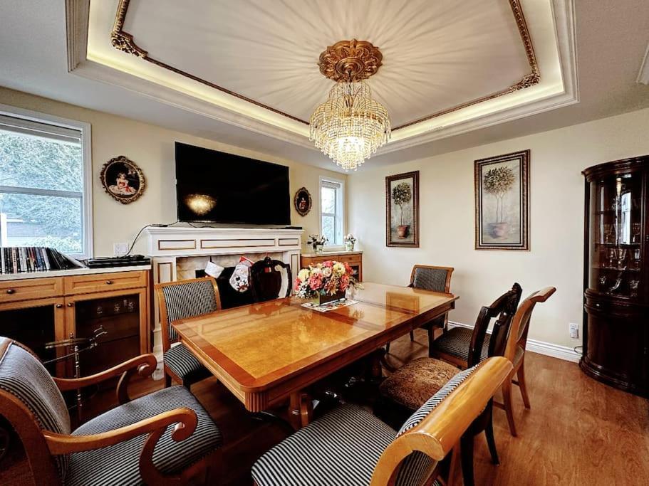 Super Cosy 8Bed & 6Bath In Vancouver Heart Near To Airport And Downtown Extérieur photo