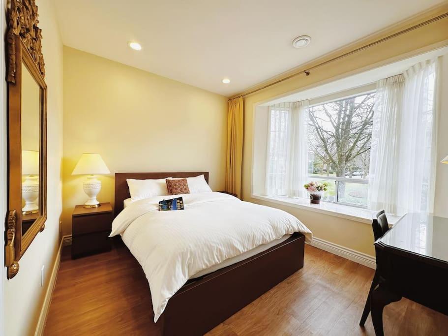Super Cosy 8Bed & 6Bath In Vancouver Heart Near To Airport And Downtown Extérieur photo
