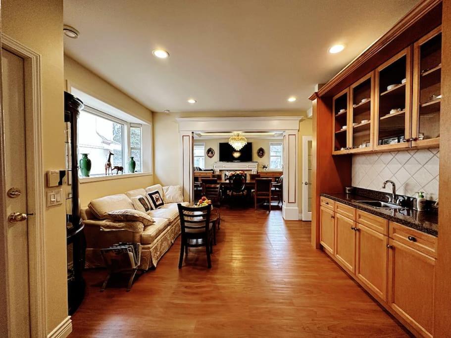 Super Cosy 8Bed & 6Bath In Vancouver Heart Near To Airport And Downtown Extérieur photo
